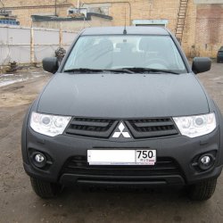 Mitsubishi L200 Dark Grey