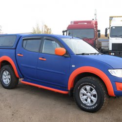 Mitsubishi L200 Blue-Orange