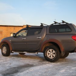 Mitsubishi L200 (, )