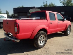 Nissan NP300 RED